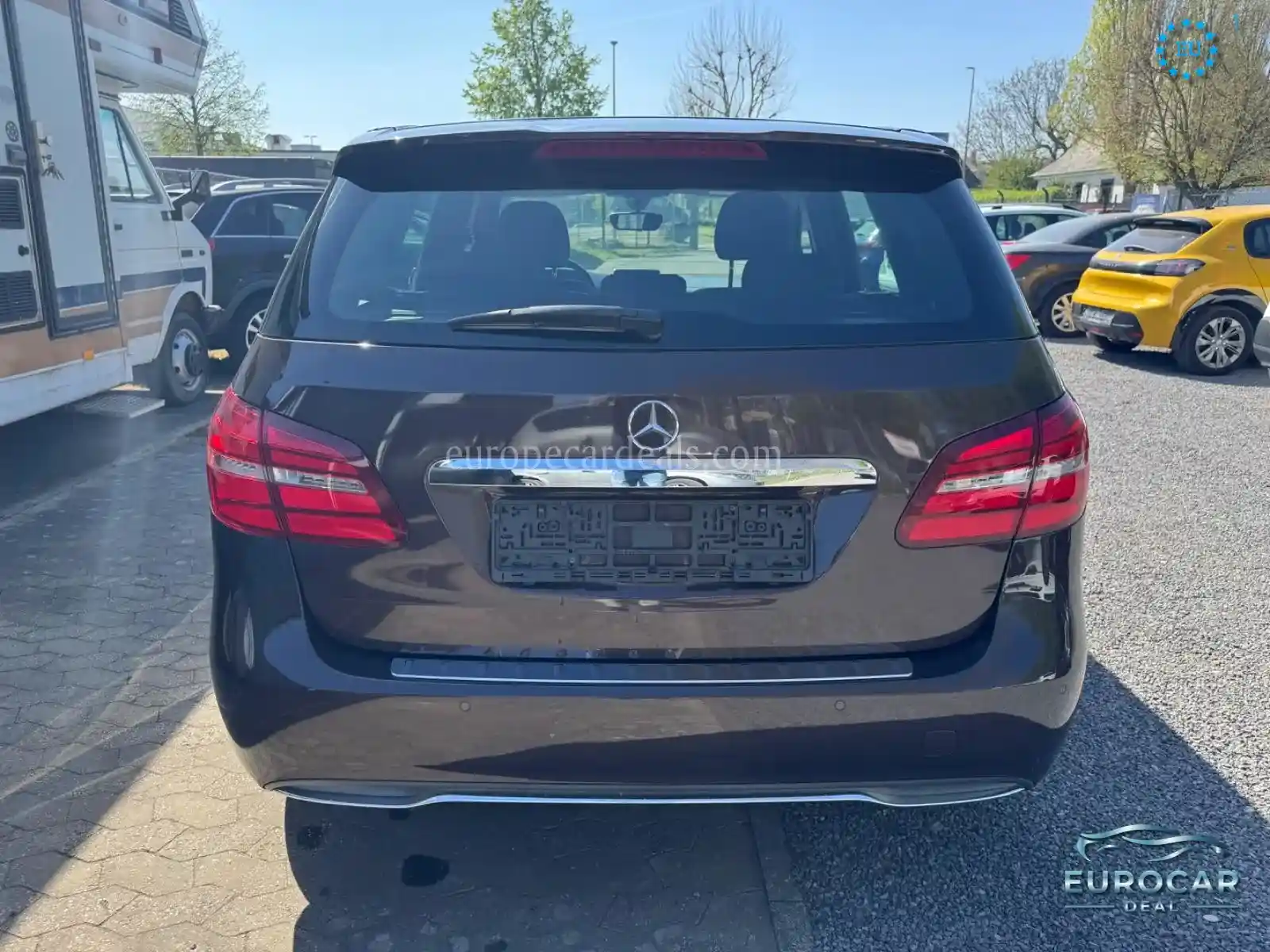 Mercedes-Benz B 180