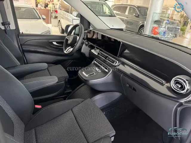 Mercedes-Benz V 220