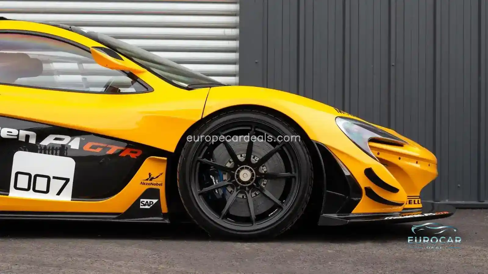 McLaren P1