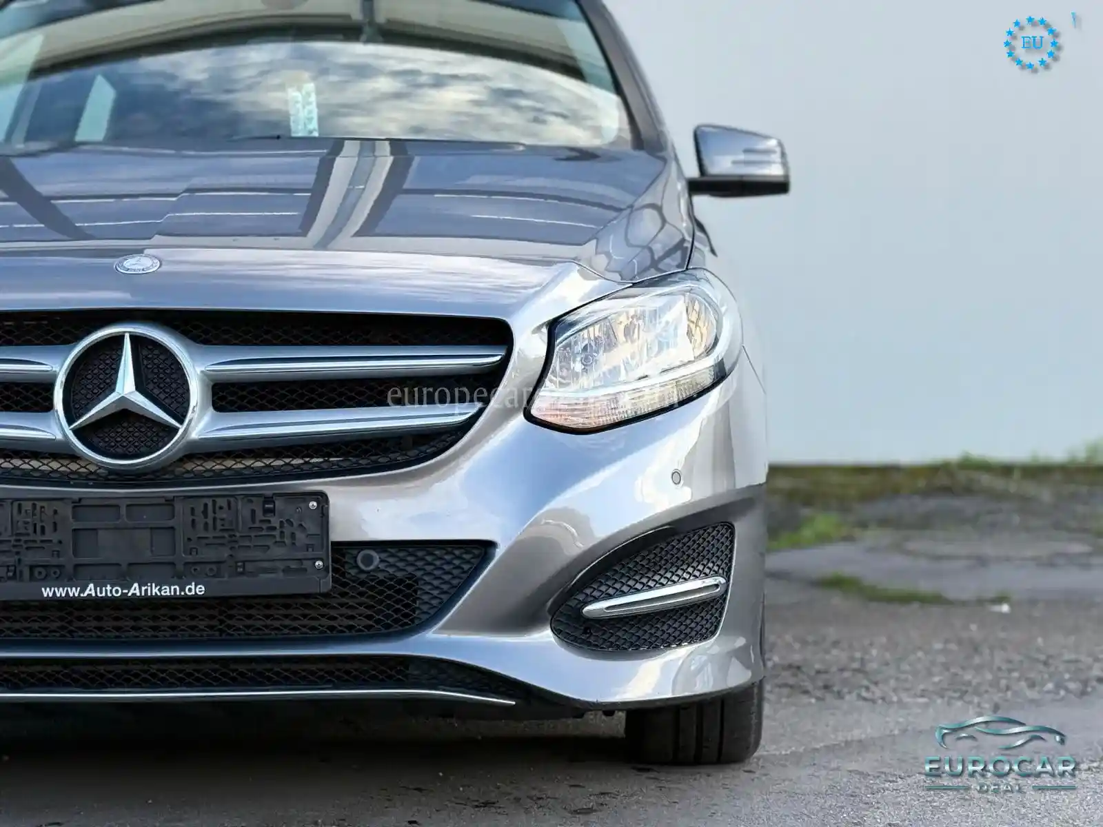 Mercedes-Benz B 180