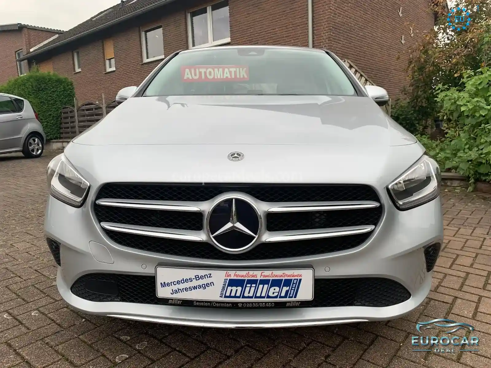 Mercedes-Benz B 180