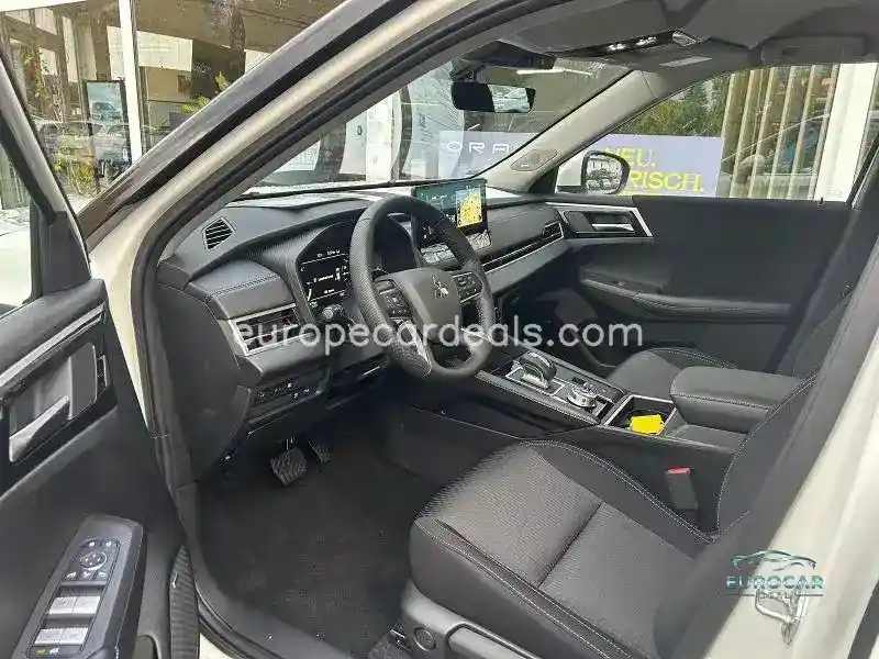 Mitsubishi Plug-in Hybrid Outlander