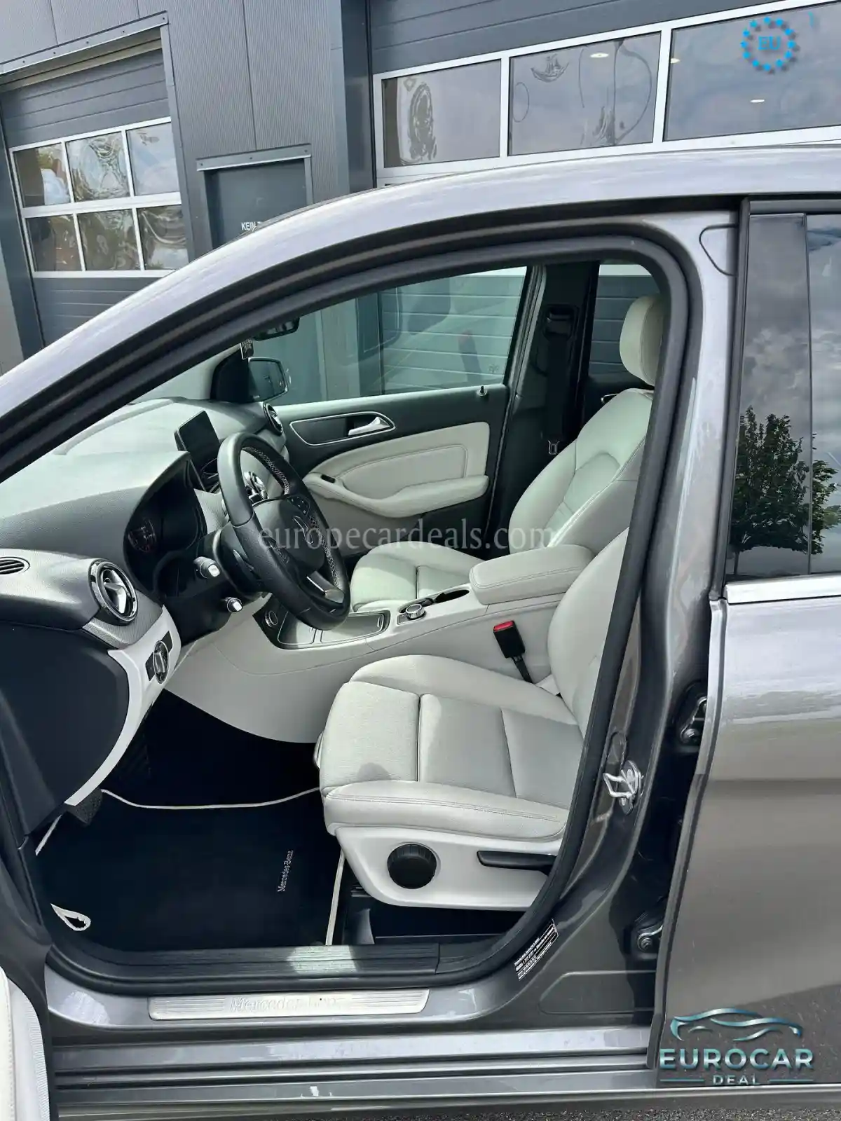 Mercedes-Benz B 220