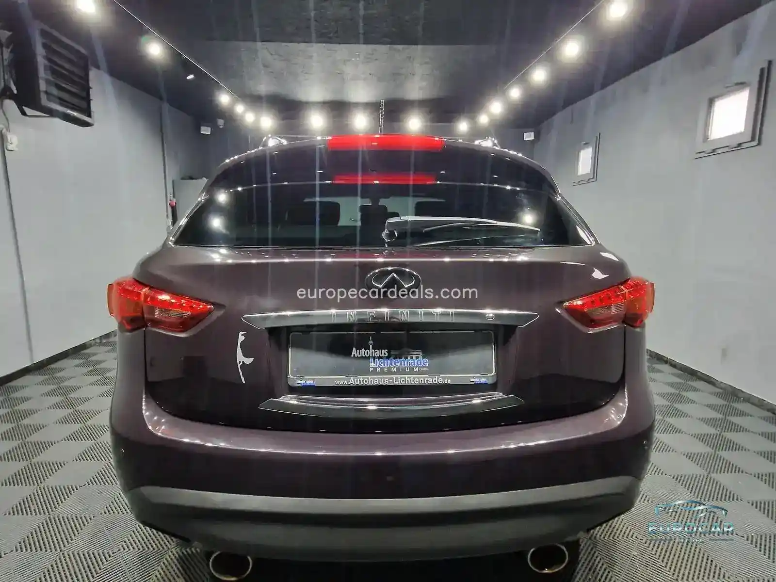 Infiniti QX70