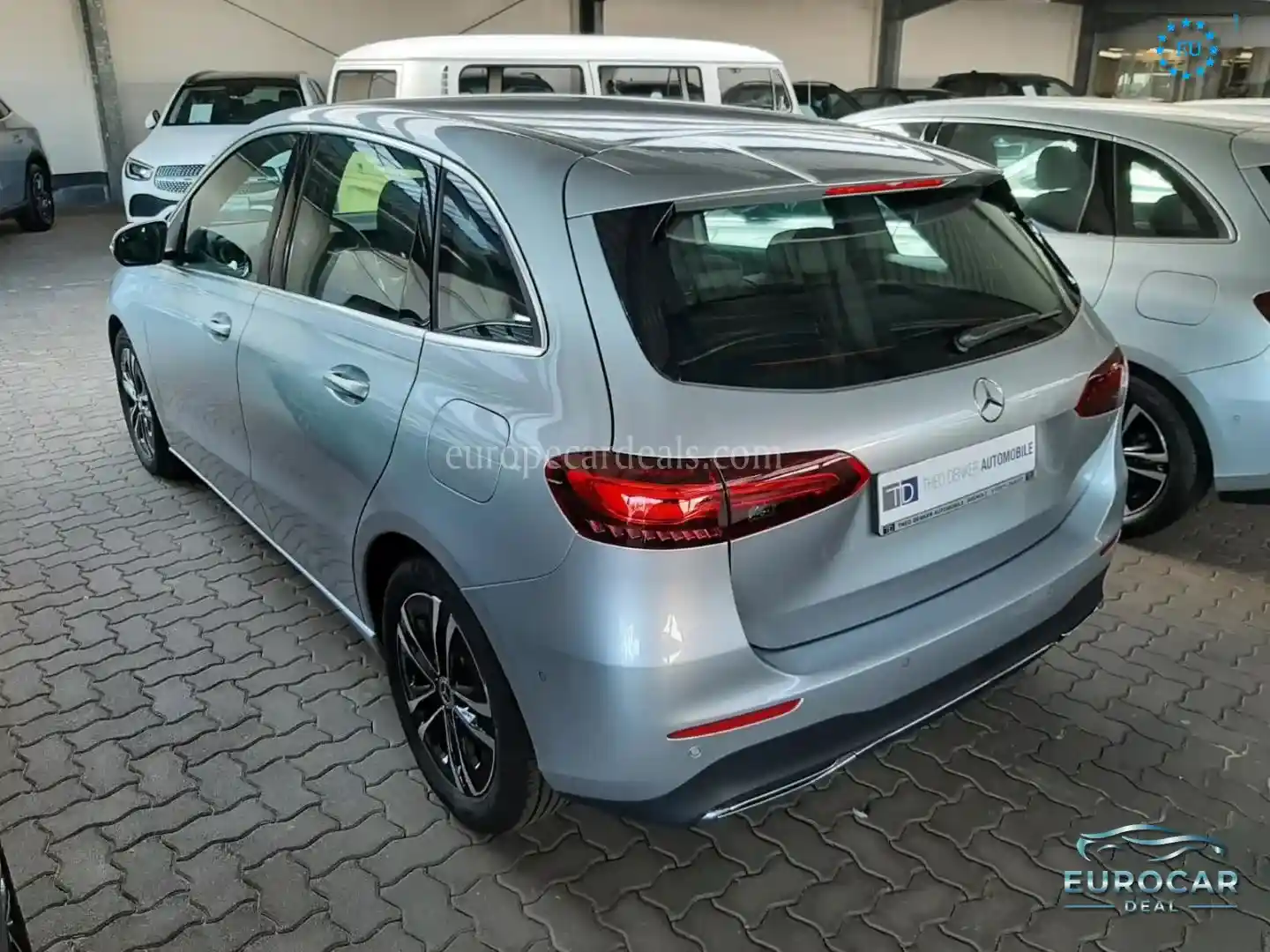 Mercedes-Benz B 180