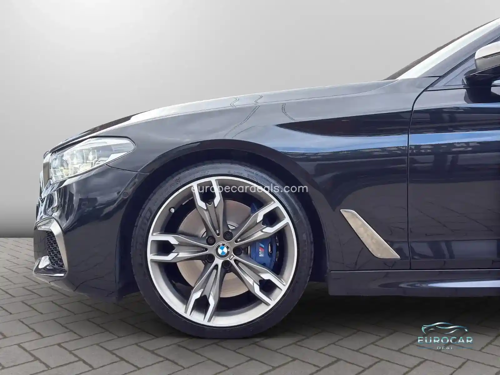 BMW M550