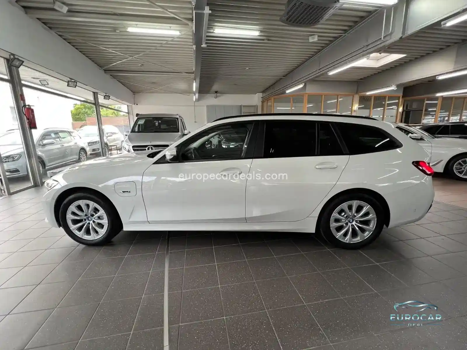 BMW 330