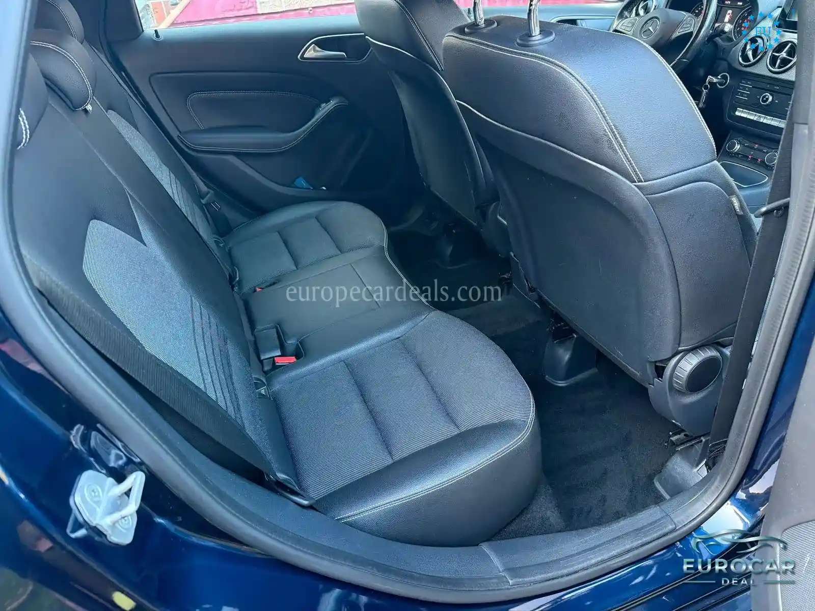 Mercedes-Benz B 180