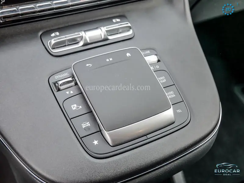 Mercedes-Benz V 220