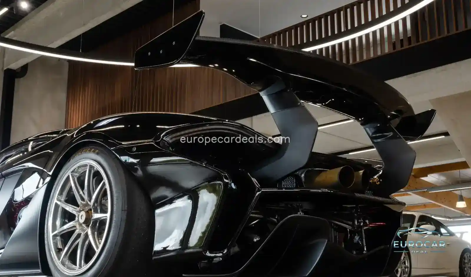 McLaren P1