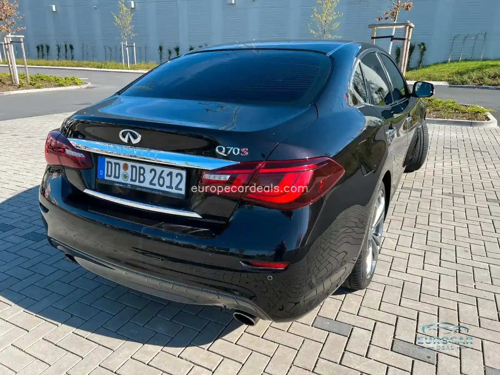Infiniti Q70