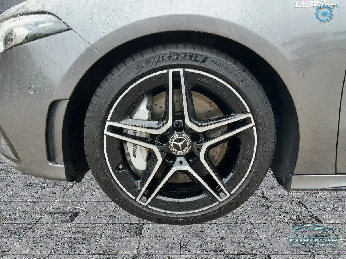 Mercedes-Benz A 35 AMG