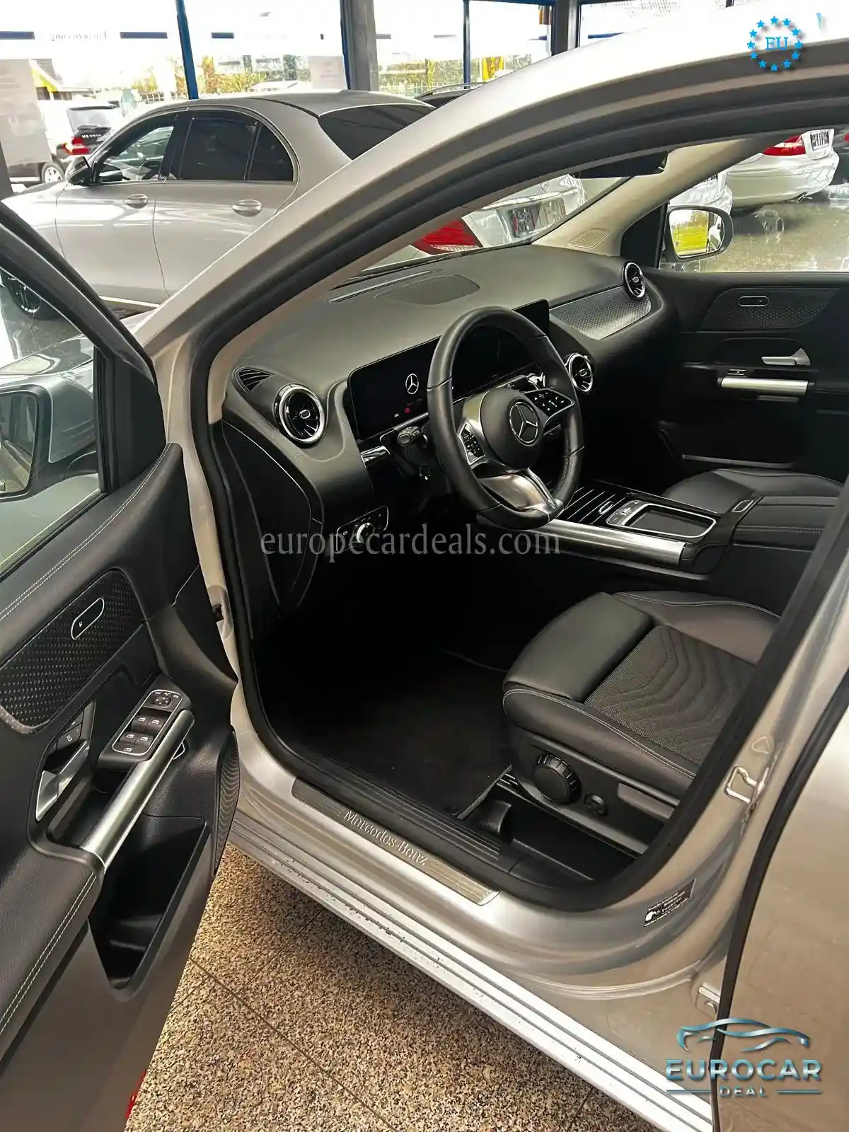 Mercedes-Benz B 180