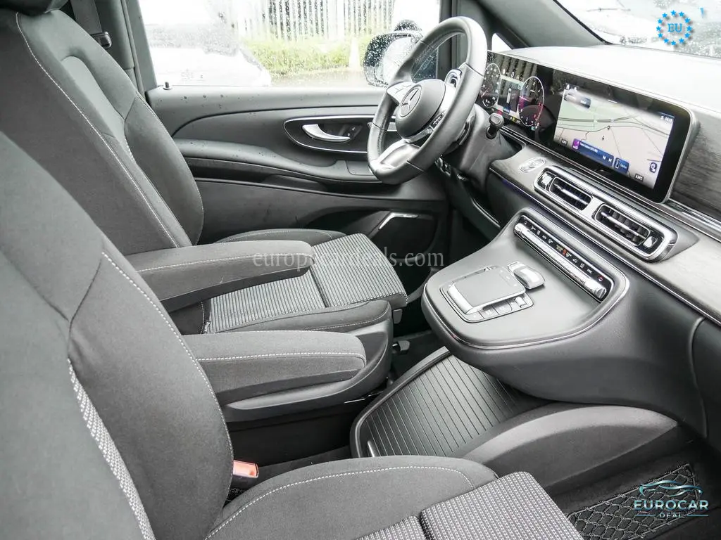 Mercedes-Benz V 220