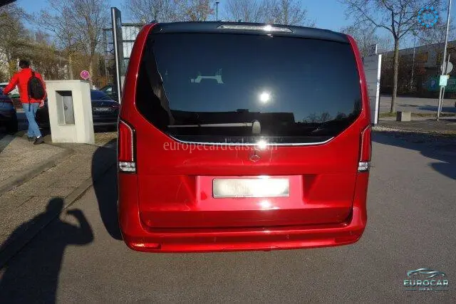 Mercedes-Benz V 220