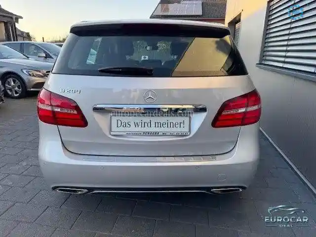 Mercedes-Benz B 200