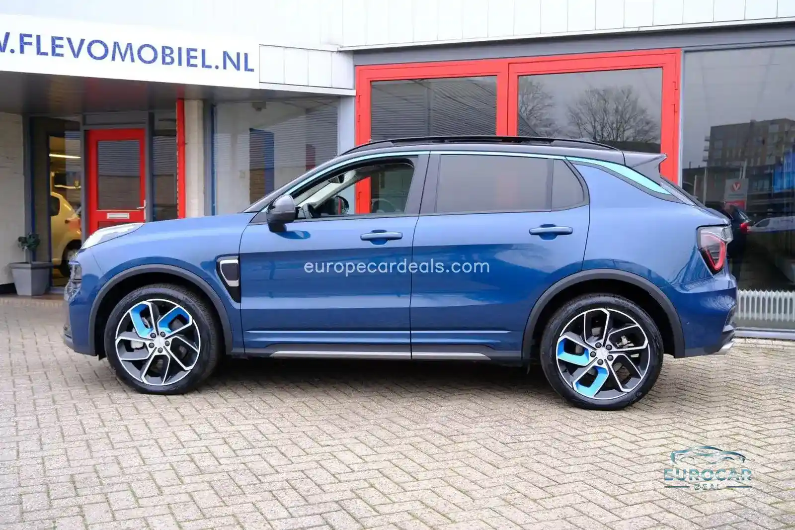 Lynk&Co 01