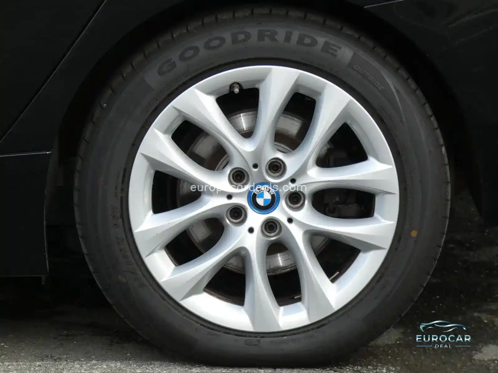BMW 225