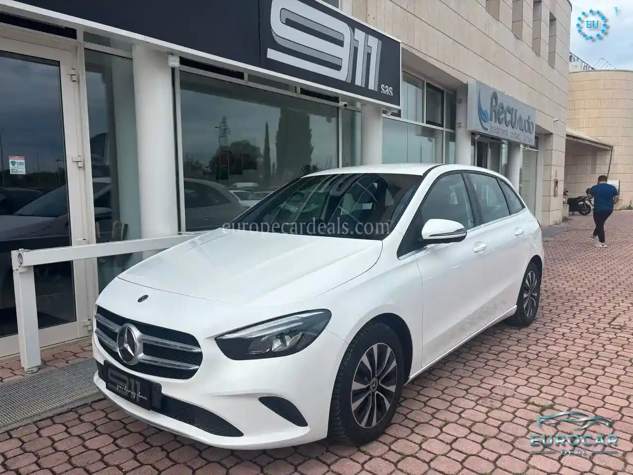 Mercedes-Benz B 180