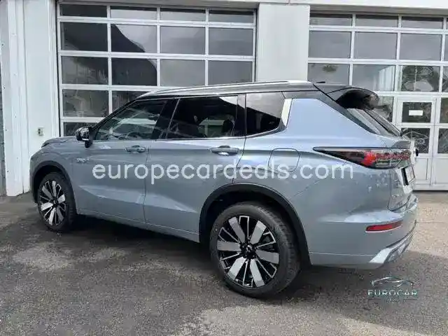 Mitsubishi Plug-in Hybrid Outlander