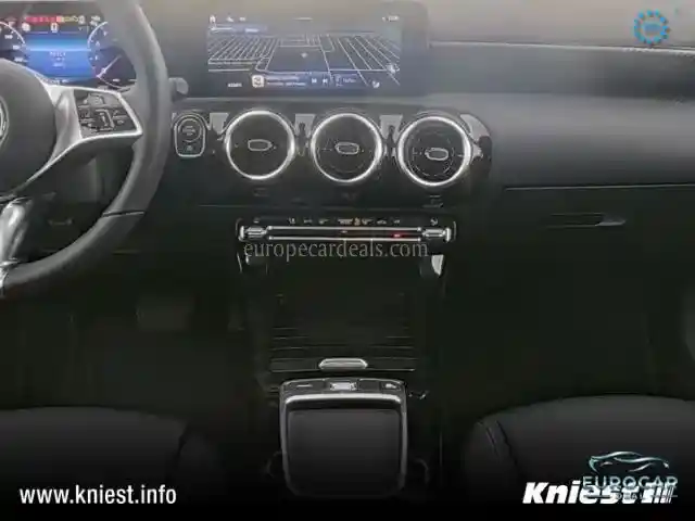 Mercedes-Benz A 220