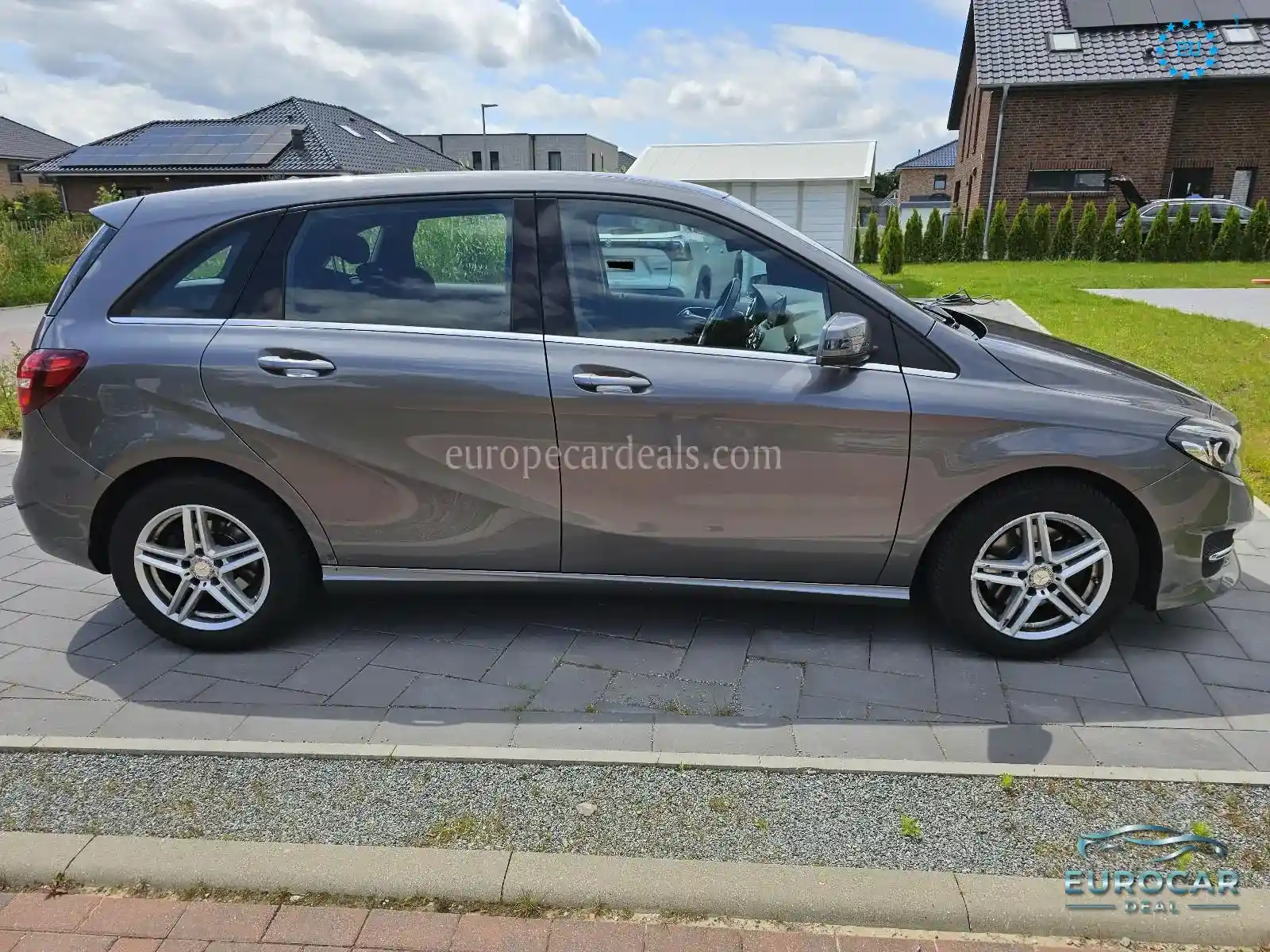Mercedes-Benz B 180