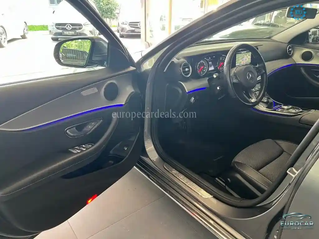 Mercedes-Benz E 220