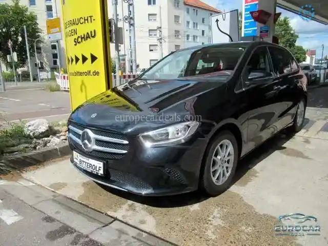 Mercedes-Benz B 180