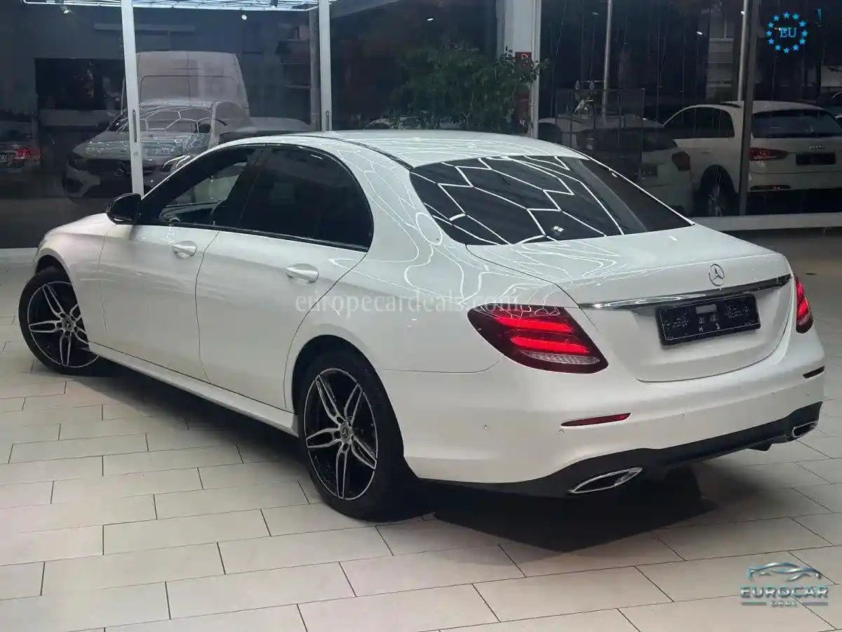 Mercedes-Benz E 220
