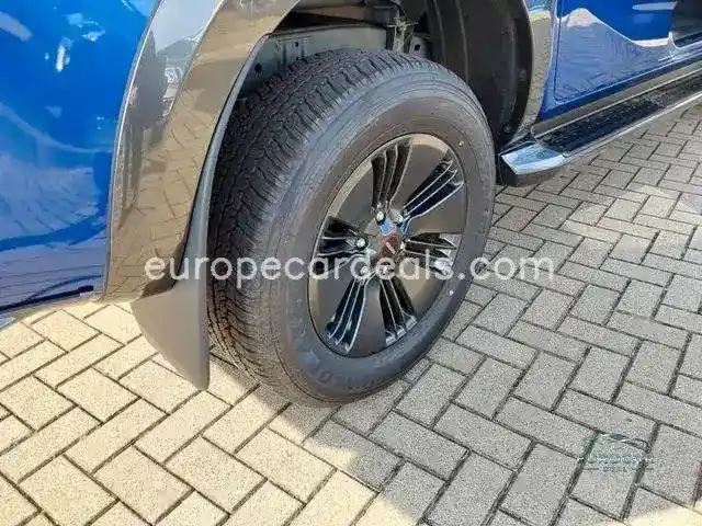 V-Cross Double Cab 1.9 4×4, LED,Apple Carp
