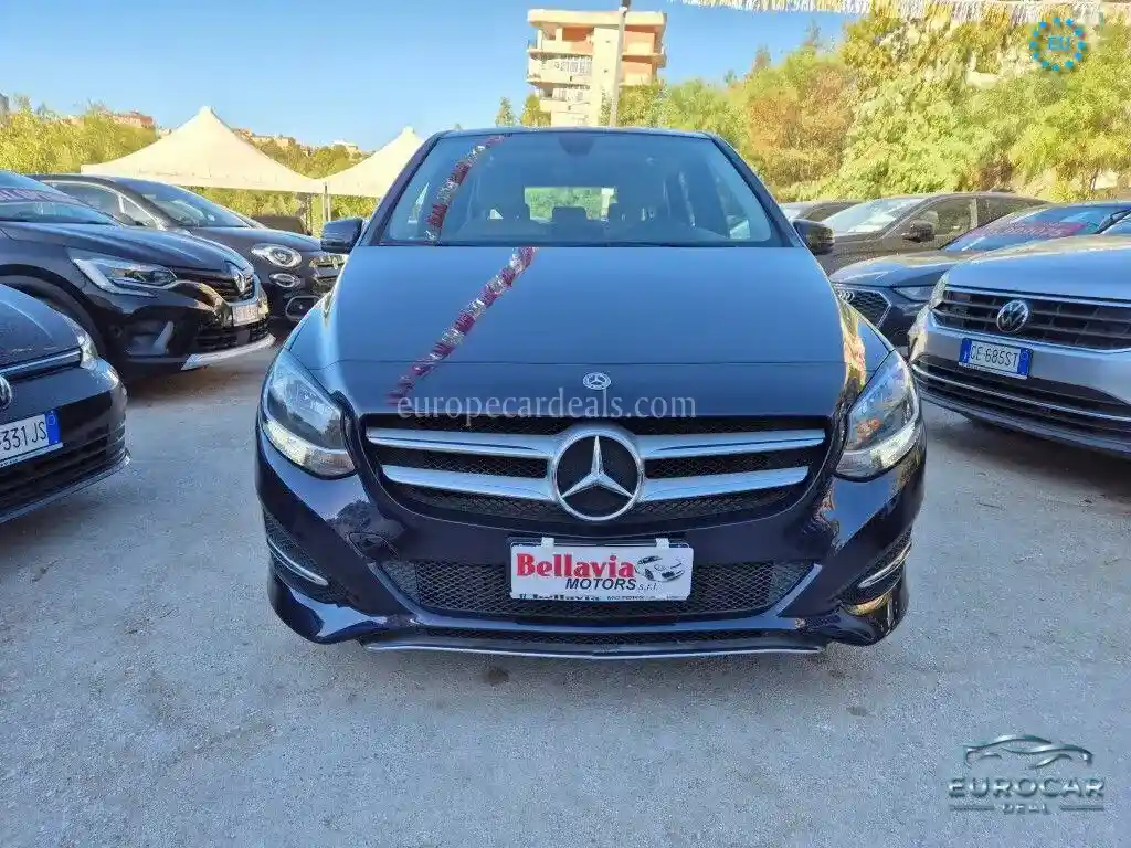 Mercedes-Benz B 180