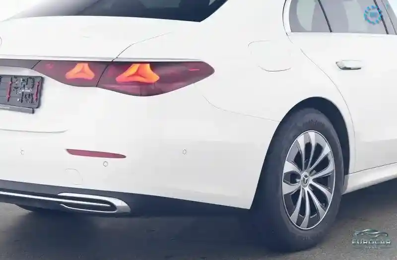 Mercedes-Benz E 200