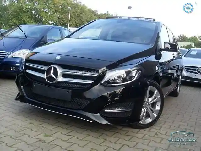 Mercedes-Benz B 180
