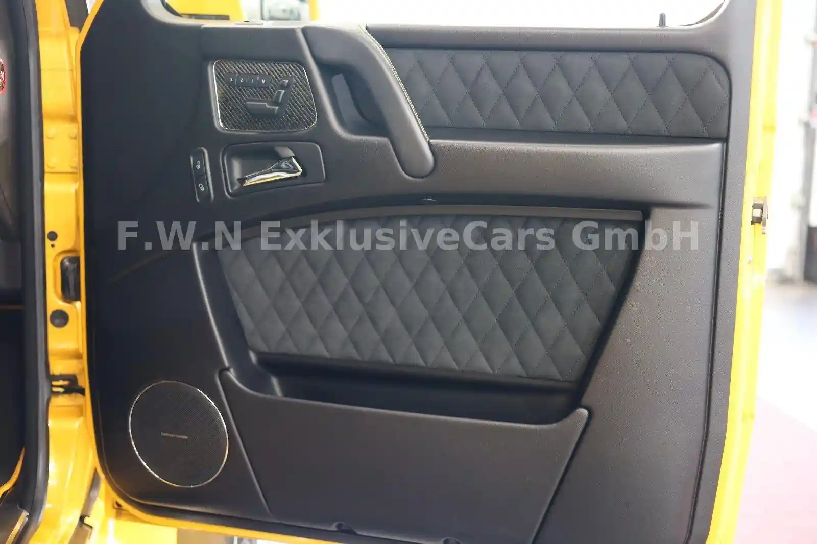 Mercedes-Benz G 500
