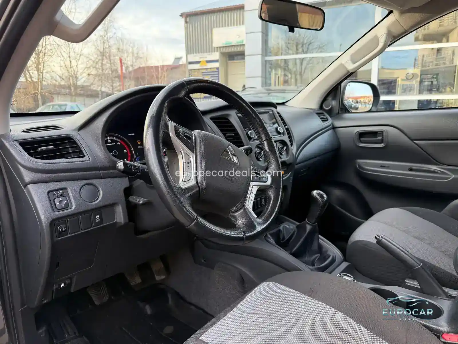 Mitsubishi L200