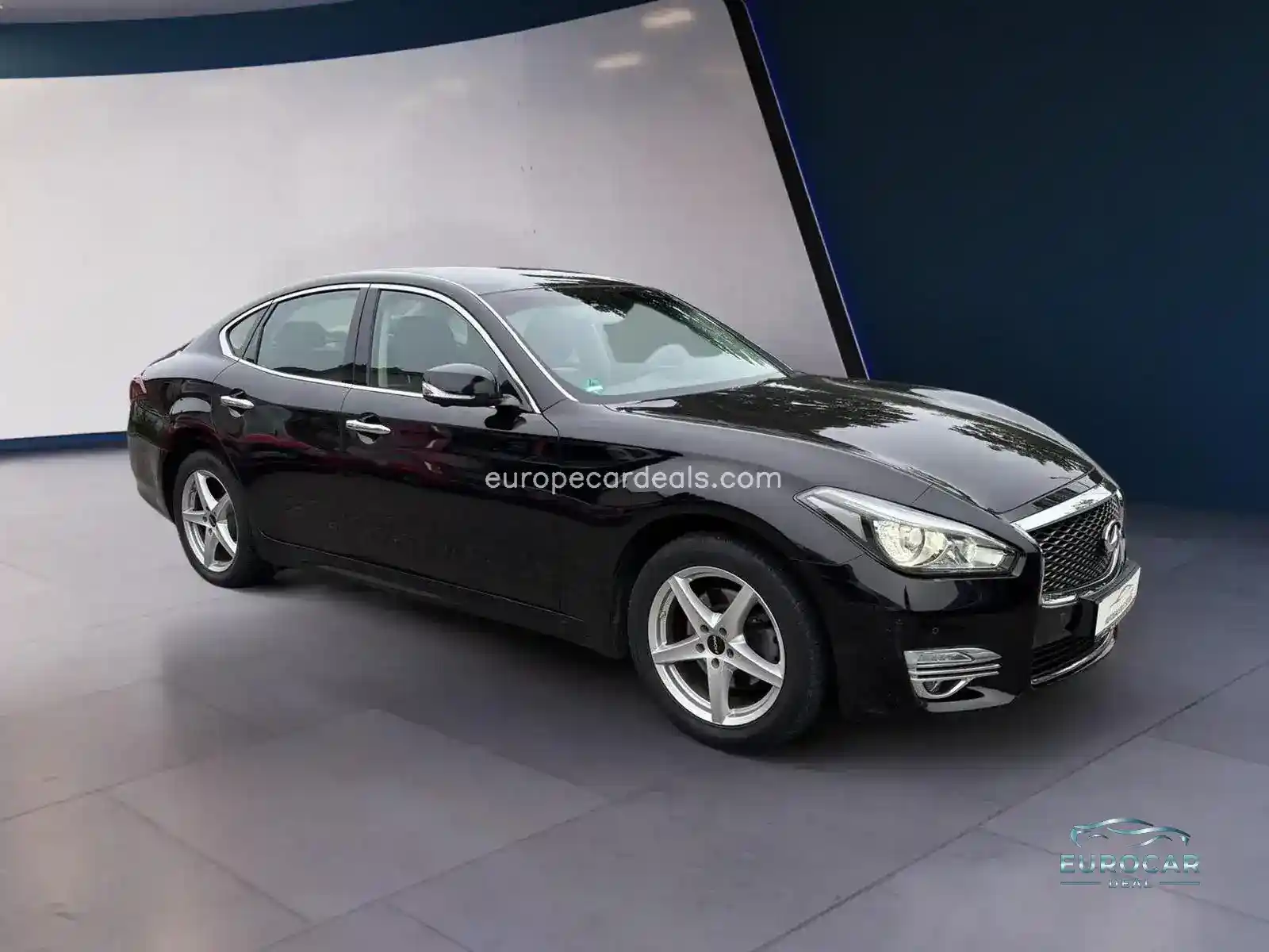 Infiniti Q70