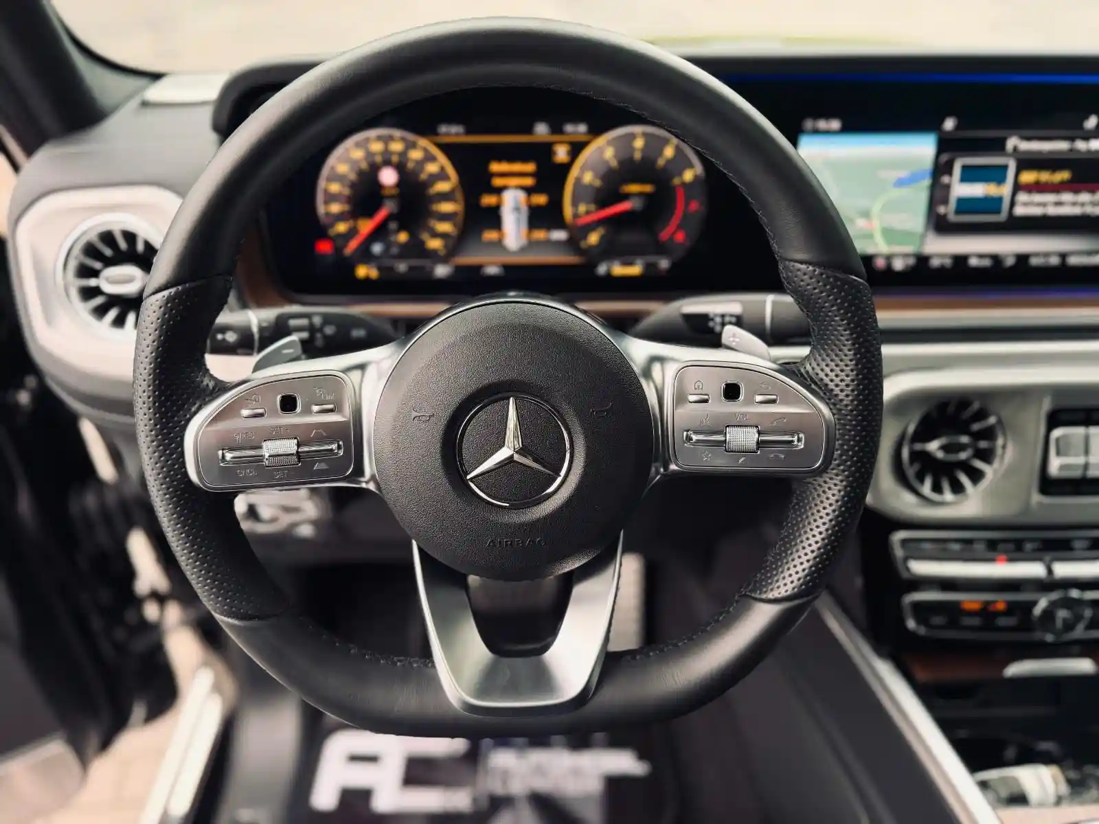Mercedes-Benz G 500