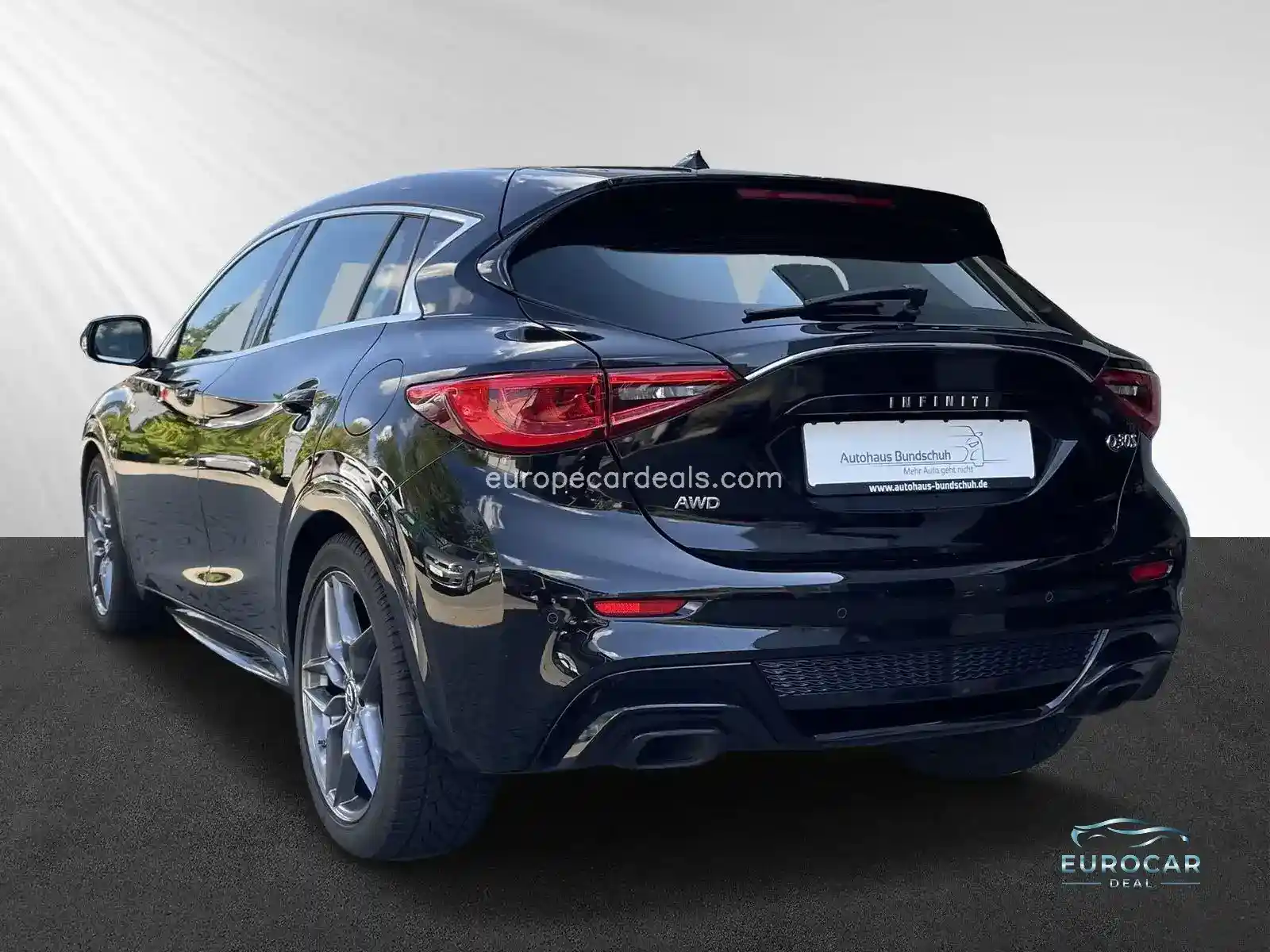Infiniti Q30