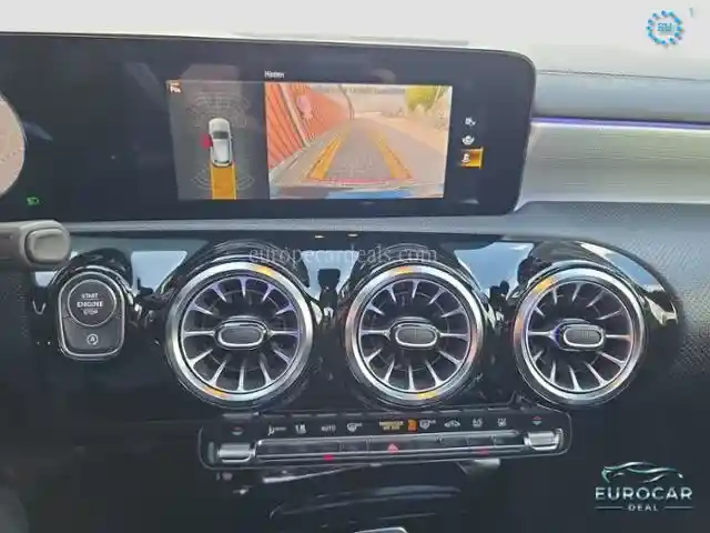 Mercedes-Benz A 220