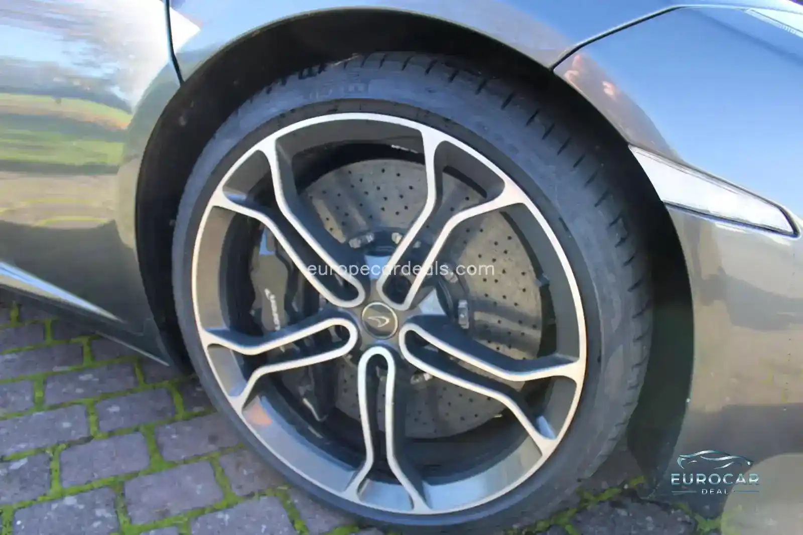 McLaren MP4-12C