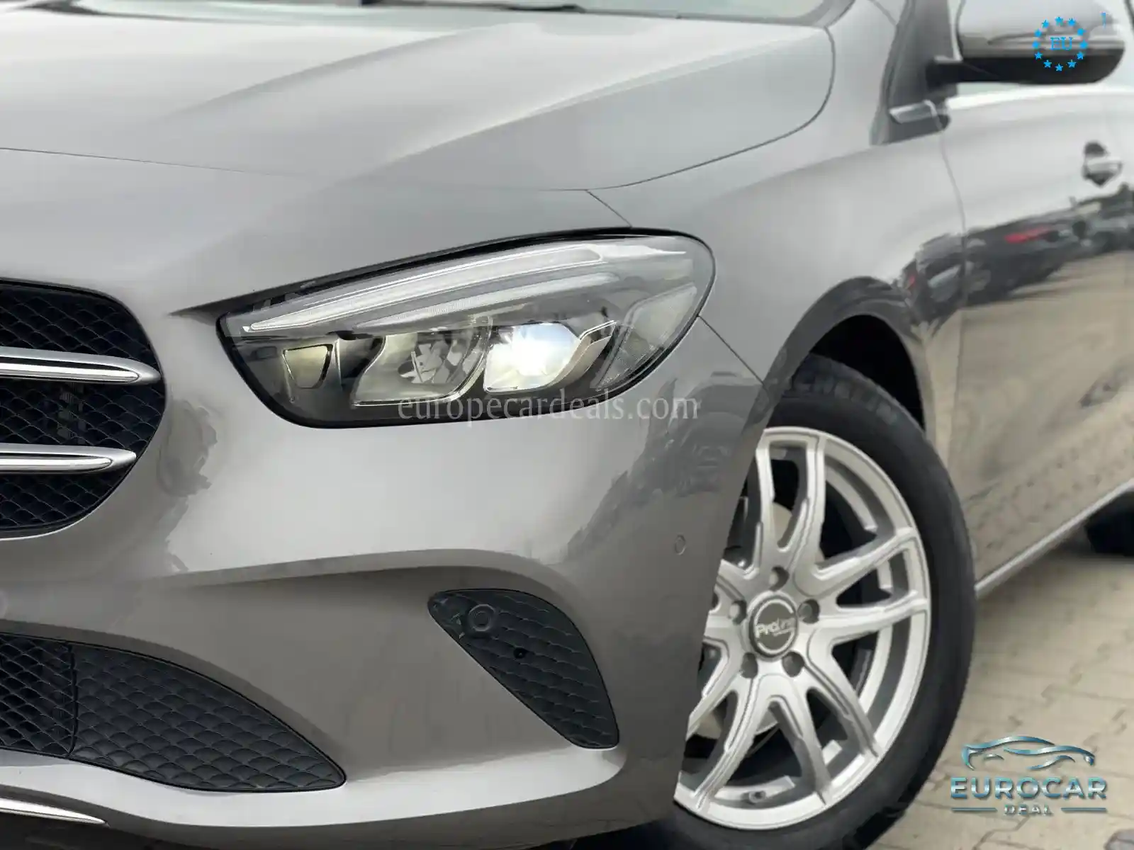 Mercedes-Benz B 180