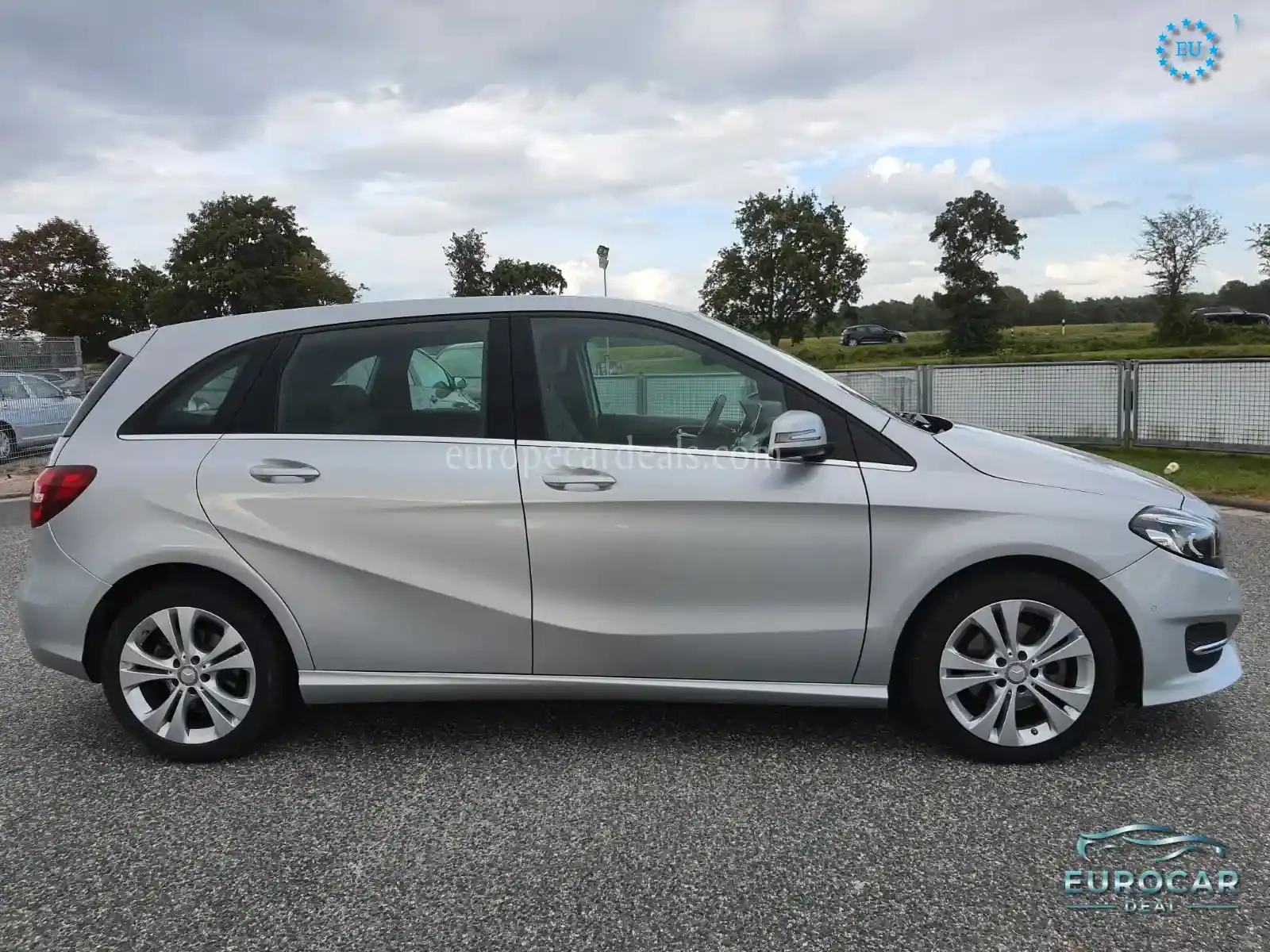 Mercedes-Benz B 180