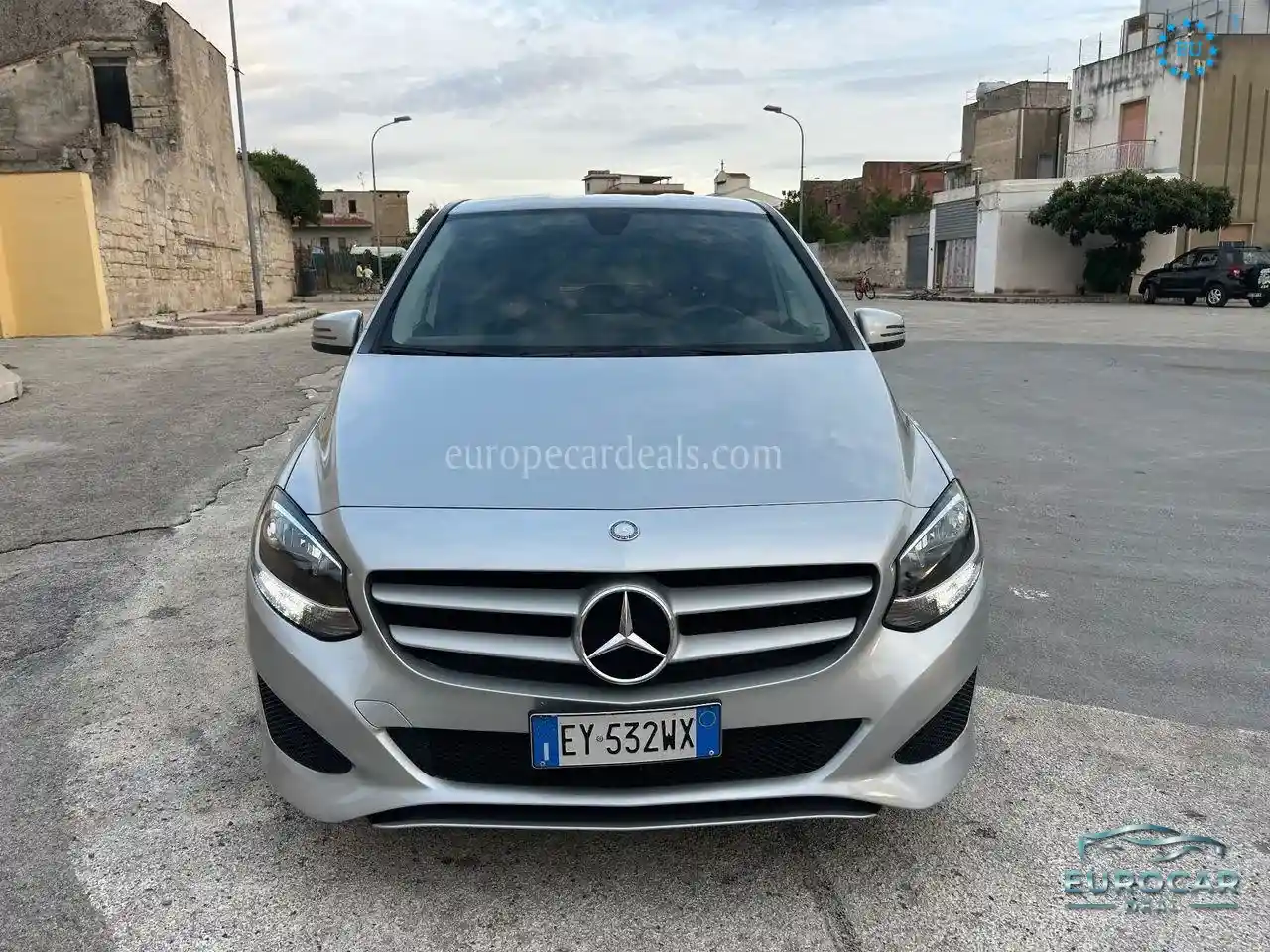 Mercedes-Benz B 180