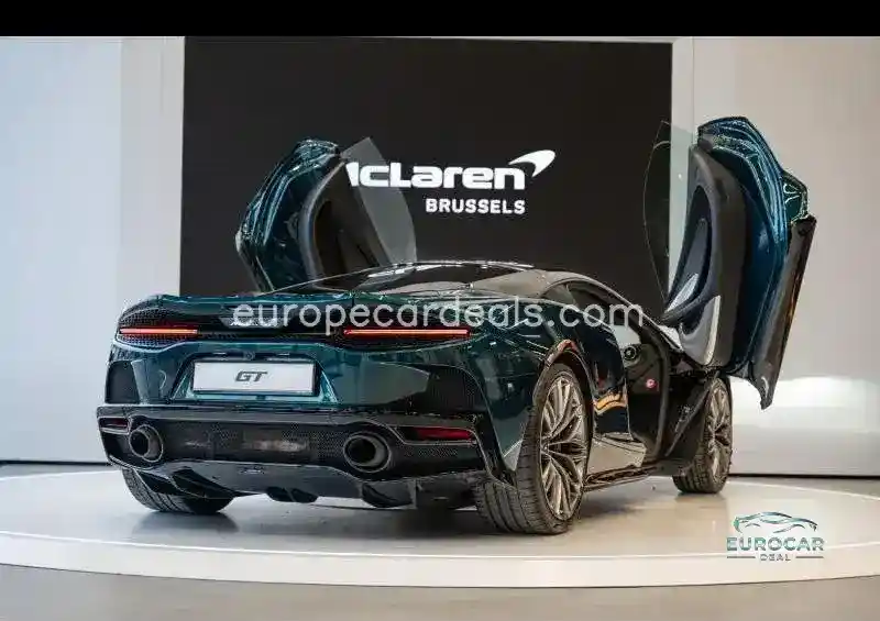 McLaren GT