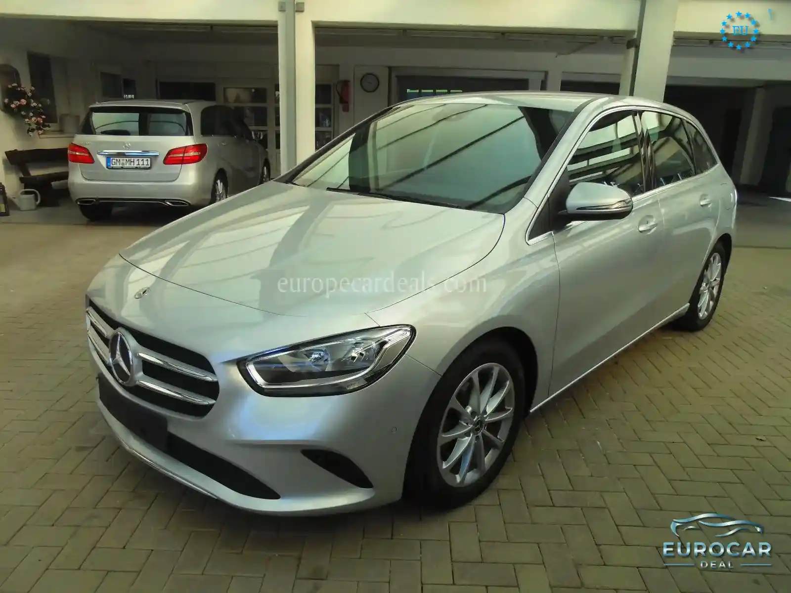 Mercedes-Benz B 180