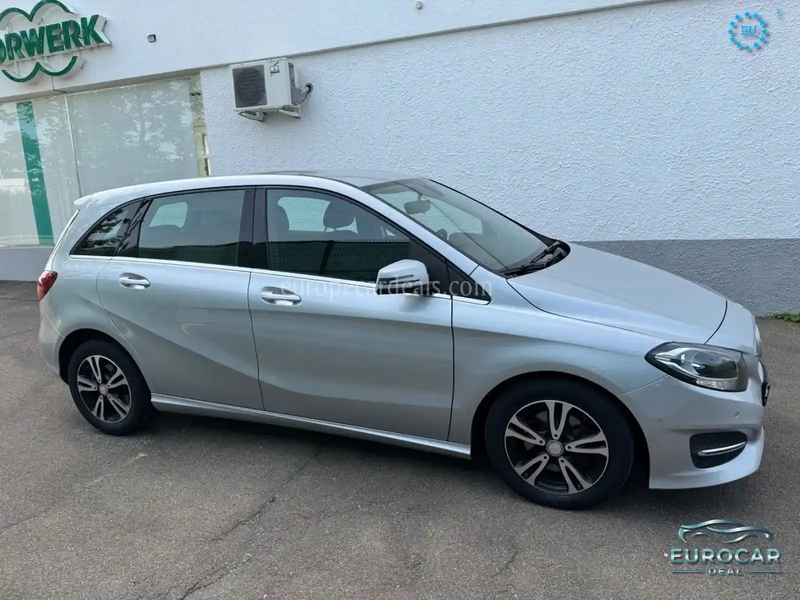 Mercedes-Benz B 180