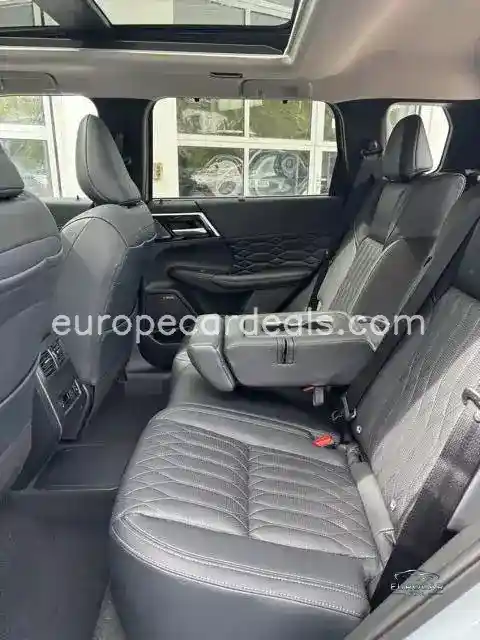 Mitsubishi Plug-in Hybrid Outlander
