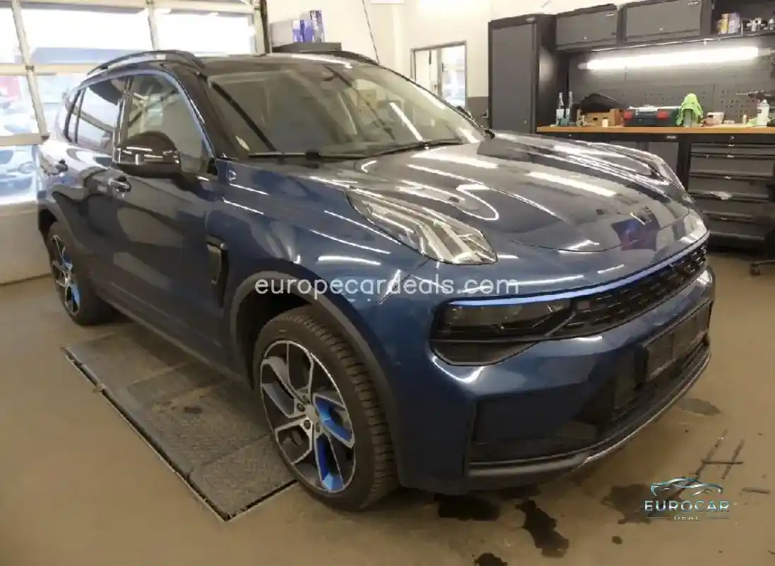 Lynk&Co 01