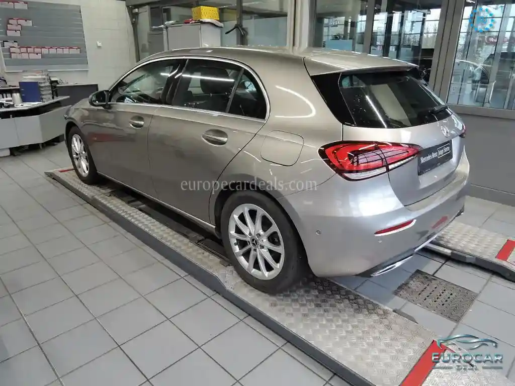 Mercedes-Benz A 220