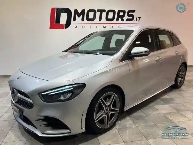 Mercedes-Benz B 180